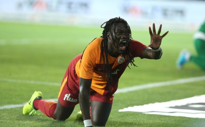 Galatasarays Torjäger Gomis mit seinem bekannten Torjubel