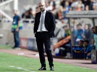 Peter Bosz vermisst die Leichtigkeit der Dortmunder Anfangsphase. Foto: Angelos Tzortzinis Peter Bosz vermisst die Leichtigkeit der Dortmunder Anfangsphase. Foto: Angelos Tzortzinis