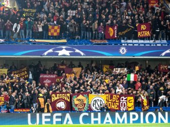 Roma-Fans machten sich mit Affenlauten negativ bemerkbar Roma-Fans machten sich mit Affenlauten negativ bemerkbar