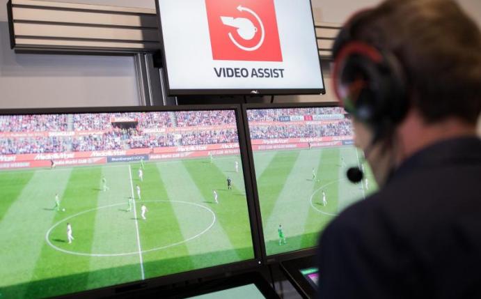 Der Videobeweis wird ab dem Viertelfinale auch beim DFB-Pokal zum Einsatz kommen. Foto: Rolf Vennenbernd