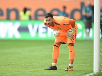 Roman Bürki hat beim BVB seinen Vertrag vorzeitig bis 2021 verlängert. Foto: Andreas Gebert Roman Bürki hat beim BVB seinen Vertrag vorzeitig bis 2021 verlängert. Foto: Andreas Gebert
