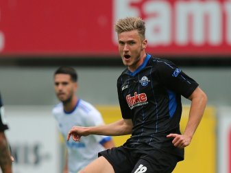 Dennis Srbeny trifft - Paderborn weiter Tabellenführer Dennis Srbeny trifft - Paderborn weiter Tabellenführer
