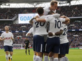 Die Spieler von Tottenham Hotspur bejubeln den ersten Treffer ihrer Mannschaft. Foto: Frank Augstein Die Spieler von Tottenham Hotspur bejubeln den ersten Treffer ihrer Mannschaft. Foto: Frank Augstein