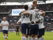 Die Spieler von Tottenham Hotspur bejubeln den ersten Treffer ihrer Mannschaft. Foto: Frank Augstein