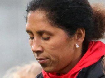 Für Steffi Jones und die DFB-Frauen wird das Spiel gegen Färöer zum Charaktertest. Foto: Thomas Frey Für Steffi Jones und die DFB-Frauen wird das Spiel gegen Färöer zum Charaktertest. Foto: Thomas Frey
