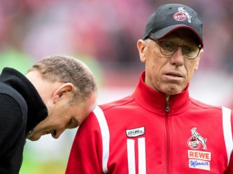 Noch hält Kölns Sportmanager Jörg Schmadtke () an Trainer Peter Stöger fest. Foto: Marius Becker Noch hält Kölns Sportmanager Jörg Schmadtke () an Trainer Peter Stöger fest. Foto: Marius Becker