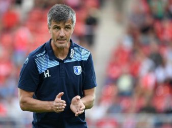 Trainer Jens Härtel will mit dem 1. FC Magdeburg für die nächste Pokal-Überraschung sorgen. Foto: Hendrik Schmidt Trainer Jens Härtel will mit dem 1. FC Magdeburg für die nächste Pokal-Überraschung sorgen. Foto: Hendrik Schmidt