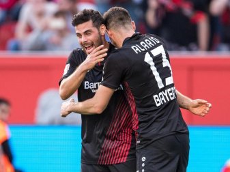 Leverkusens Kevin Volland (l) fällt für das Pokalspiel gegen Union Berlin aus. Foto: Marius Becker Leverkusens Kevin Volland (l) fällt für das Pokalspiel gegen Union Berlin aus. Foto: Marius Becker