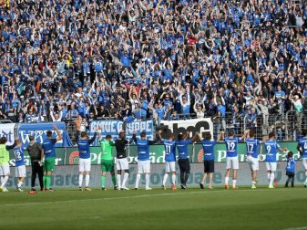 DasStadion von Fußball-Zweitligist SV Darmstadt 98 soll für rund 28,5 Millionen Euro saniert und umgebaut werden. Foto: Hasan Bratic