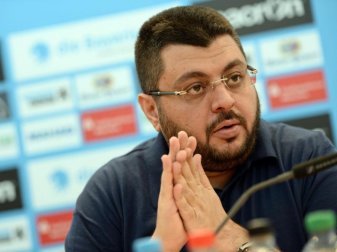 Bestreitet ein Interesse an Dieter Hoeness als 1860-Manager: Investor Hasan Ismaik. Foto: Andreas Gebert Bestreitet ein Interesse an Dieter Hoeness als 1860-Manager: Investor Hasan Ismaik. Foto: Andreas Gebert