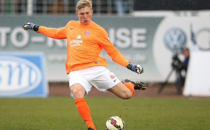 Robin Zentner ersetzt den verletzten Rene Adler