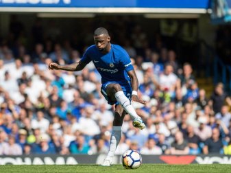 Rüdiger fühlt sich sehr wohl auf der Insel Rüdiger fühlt sich sehr wohl auf der Insel