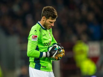 Lautern um Torwart Marius Müller weiter Letzter