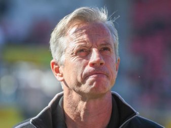 Das Team von Trainer Jens Keller ist gegen den MSV Duisburg Favorit. Foto: Armin Weigel Das Team von Trainer Jens Keller ist gegen den MSV Duisburg Favorit. Foto: Armin Weigel