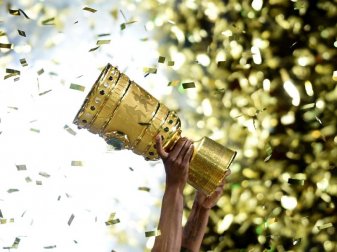 Objekt der Begierde: Der DFB-Pokal. Foto: Maurizio Gambarini Objekt der Begierde: Der DFB-Pokal. Foto: Maurizio Gambarini