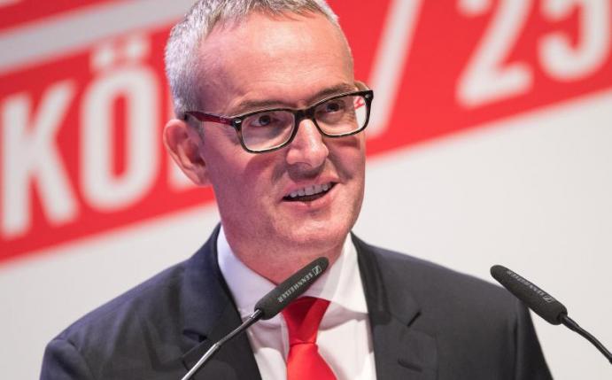 Laut FC-Geschäftsführer Alexander Wehrle gelten alle Spielerverträge auch für die zweite Liga. Foto: Marius Becker