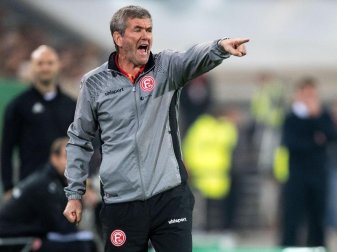 Der Düsseldorfer Trainer Friedhelm Funkel warnt vor dem anstehenden Programm. Foto: Marius Becker Der Düsseldorfer Trainer Friedhelm Funkel warnt vor dem anstehenden Programm. Foto: Marius Becker