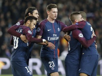 Julian Draxler (M) feiert mit seinen PSG-Mitspielern den Sieg gegen Anderlecht. Foto: Thibault Camus Julian Draxler (M) feiert mit seinen PSG-Mitspielern den Sieg gegen Anderlecht. Foto: Thibault Camus