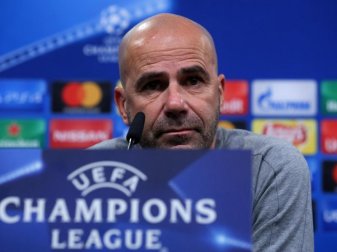 Hat das Weiterkommen in der Königsklasse noch nicht abgeschrieben: BVB-Coach Peter Bosz. Foto: Ina Fassbender Hat das Weiterkommen in der Königsklasse noch nicht abgeschrieben: BVB-Coach Peter Bosz. Foto: Ina Fassbender