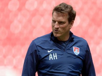 Andreas Herzog bietet sich seinem ehemaligen Club Werder Bremen als Trainer an. Foto: Thomas Eisenhuth Andreas Herzog bietet sich seinem ehemaligen Club Werder Bremen als Trainer an. Foto: Thomas Eisenhuth