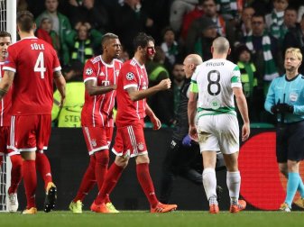 Bayern-Profi Javi Martínez (M.) traf zum 2:1 und verletzte sich dabei. Foto: Andrew Milligan Bayern-Profi Javi Martínez (M.) traf zum 2:1 und verletzte sich dabei. Foto: Andrew Milligan