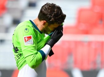 Torwart Marius Müller spielt mit dem 1. FC Kaiserslautern gegen den Abstieg. Foto: Uwe Anspach