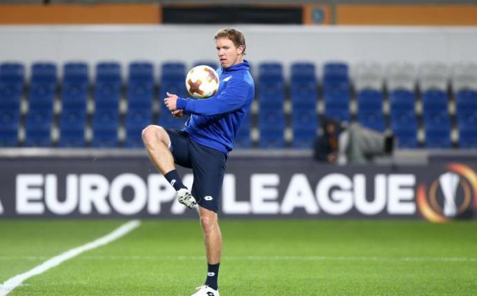 Kann selber mit dem Ball gut umgehen: 1899-Coach Julian Nagelsmann beim Training im Stadion von Istanbul Basaksehir. Foto: Gökhan Kilincer