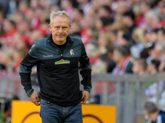 Hat derzeit mit Personalsorgen im Defensivbereich zu kämpfen: Freiburg-Coach Christian Streich. Foto: Matthais Balk Hat derzeit mit Personalsorgen im Defensivbereich zu kämpfen: Freiburg-Coach Christian Streich. Foto: Matthais Balk