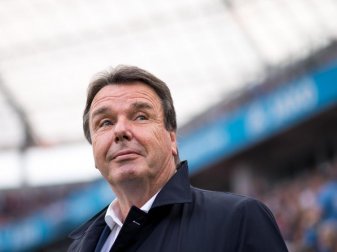 Nimmt die HSV-Profis in die Pflicht und stärkt Trainer Gisdol den Rücken: Vorstandschef Heribert Bruchhagen. Foto: Marius Becker