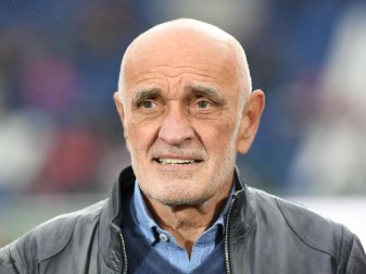 Der Hörgeräte-Unternehmer Martin Kind strebt eine Übernahme von 51 Prozent an der Hannover 96 Management GmbH an. Foto: Peter Steffen Der Hörgeräte-Unternehmer Martin Kind strebt eine Übernahme von 51 Prozent an der Hannover 96 Management GmbH an. Foto: Peter Steffen