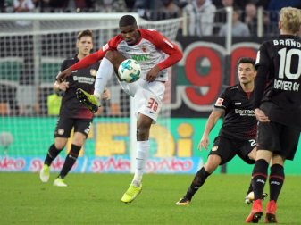 FC-Youngster Kevin Danso (M) stand beim Spiel gegen Leverkusen im Mittelpunkt. Foto: Stefan Puchner FC-Youngster Kevin Danso (M) stand beim Spiel gegen Leverkusen im Mittelpunkt. Foto: Stefan Puchner