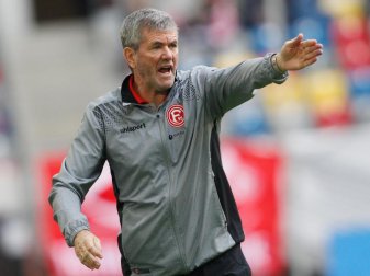 Für Düsseldorfs Coach Friedhelm Funkel war es das 250. Spiel als Zweitliga-Trainer. Foto: Roland Weihrauch Für Düsseldorfs Coach Friedhelm Funkel war es das 250. Spiel als Zweitliga-Trainer. Foto: Roland Weihrauch