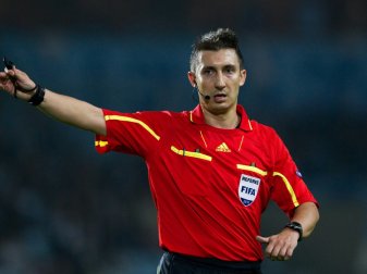 Länderspiel: Pawel Gil als Video-Assistent im Einsatz