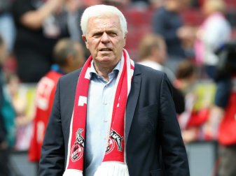 Werner Spinner hält an Trainer Peter Stöger fest