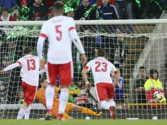Ricardo Rodriguez (l.) trifft per Elfmeter zum 1:0 Ricardo Rodriguez (l.) trifft per Elfmeter zum 1:0