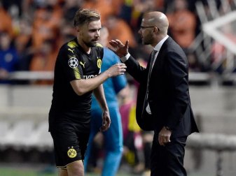 Kapitän Marcel Schmelzer möchte BVB-Trainer Peter Bosz etwas zurückgeben. Foto: Angelos Tzortzinis