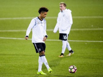 Die deutsche U21-Auswahl um Kapitän Thilo Kehrer (l) will einen Sieg in Israel. Foto: Jon Olav Nesvold/Bildbyran via ZUMA Wire
