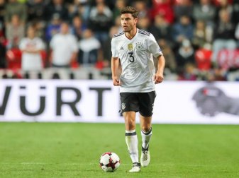 Jonas Hector strebt für Anfang 2018 seine Rückkehr auf den Platz an. Foto: Jan Woitas Jonas Hector strebt für Anfang 2018 seine Rückkehr auf den Platz an. Foto: Jan Woitas