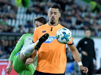Steht beim FC Bayern auf dem Wunschzettel: Hoffenheim-Angreifer Sandro Wagner. Foto: Peter Steffen Steht beim FC Bayern auf dem Wunschzettel: Hoffenheim-Angreifer Sandro Wagner. Foto: Peter Steffen