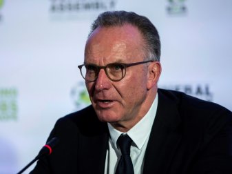 Rummenigge kritisiert die Umsetzung des Videobeweises Rummenigge kritisiert die Umsetzung des Videobeweises
