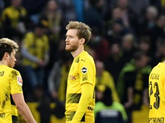 Andre Schürrle (M) bildet gegen den VfB zusammen mit Maximilian Philipp und Andrej Jarmolenko ein Offensiv-Trio. Foto: Peter Steffen