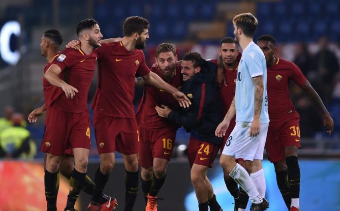 Die Roma bezwang den Lokalrivalen Lazio mit 2:1