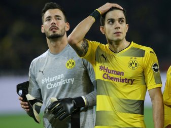 Bartra und Bürki mit einer kuriosen Spielszene Bartra und Bürki mit einer kuriosen Spielszene
