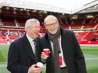 United-Ikone Sir Alex Ferguson (l.) und Volker Stühmeier United-Ikone Sir Alex Ferguson (l.) und Volker Stühmeier