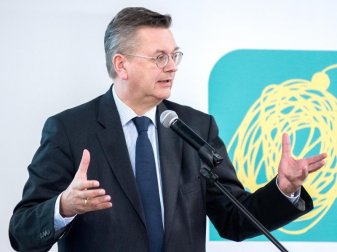 Reinhard Grindel fordert mehr Gelassenheit vom chinesischen Fußballverband. Foto: Hauke-Christian Dittrich Reinhard Grindel fordert mehr Gelassenheit vom chinesischen Fußballverband. Foto: Hauke-Christian Dittrich