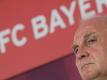 Als wäre er nie weggewesen: Bayern-Präsident Uli Hoeneß. Foto: Peter Kneffel