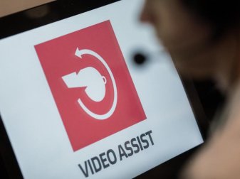 Der Videobeweis sorgt Woche für Woche für Gesprächsstoff. Foto: Rolf Vennenbernd Der Videobeweis sorgt Woche für Woche für Gesprächsstoff. Foto: Rolf Vennenbernd