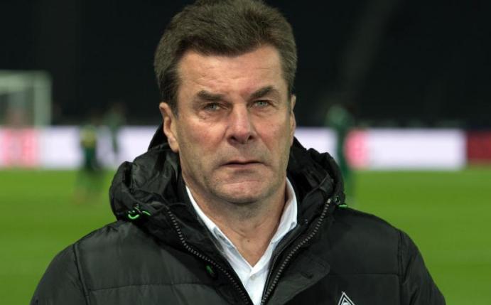 Mönchengladbachs Trainer Dieter Hecking glaubt an Chancen gegen den FC Bayern München. foto: Soeren Stache