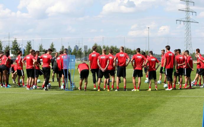 Trainer Baum stehen alle Spieler zur Verfügung