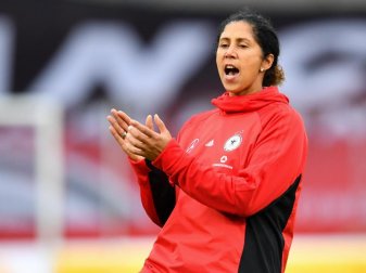 Steffi Jones fordert eine klare Leistungssteigerung. Foto: Uwe Anspach Steffi Jones fordert eine klare Leistungssteigerung. Foto: Uwe Anspach